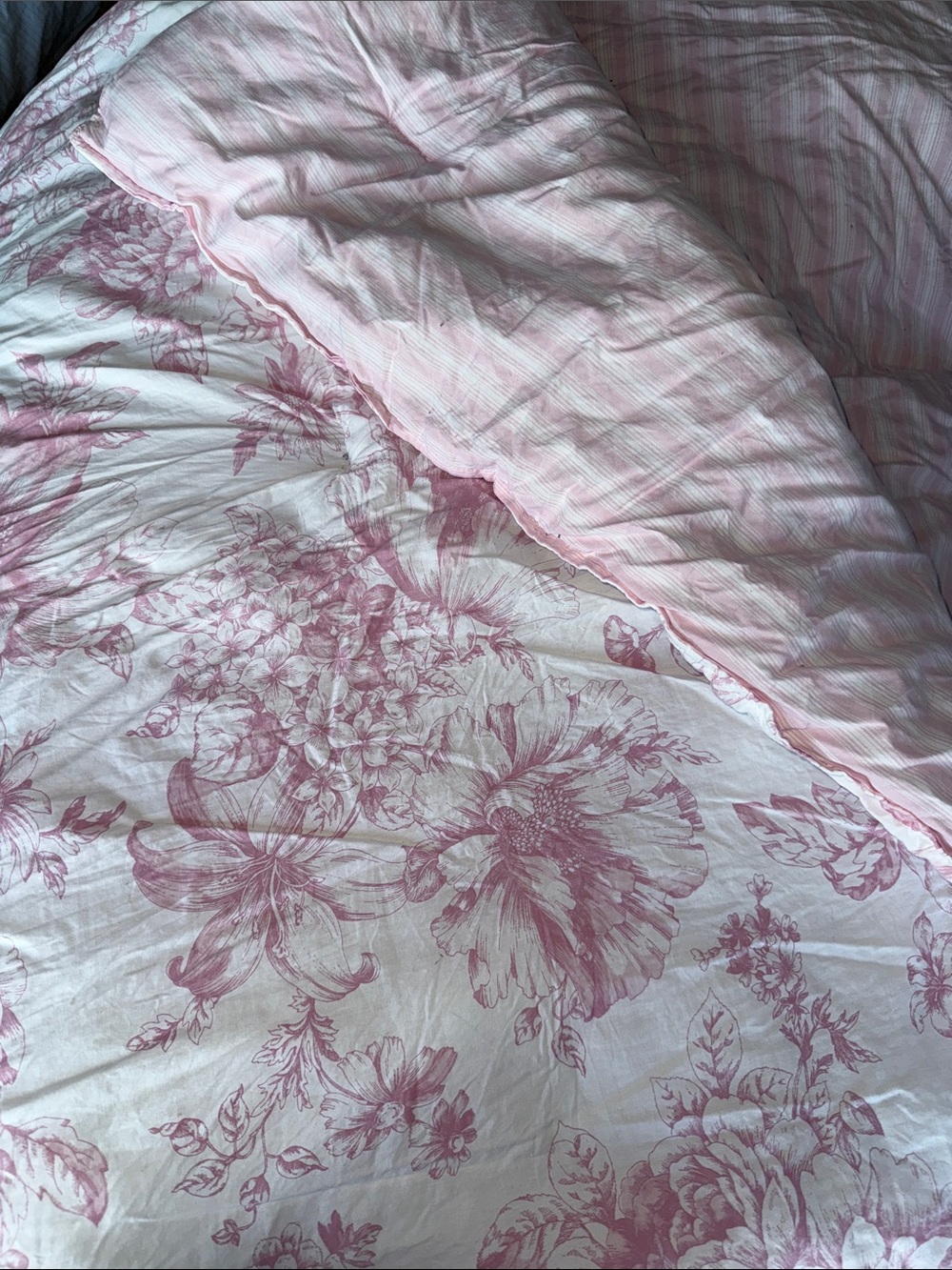 Soft Pink Floral Reversible Twin Comforter